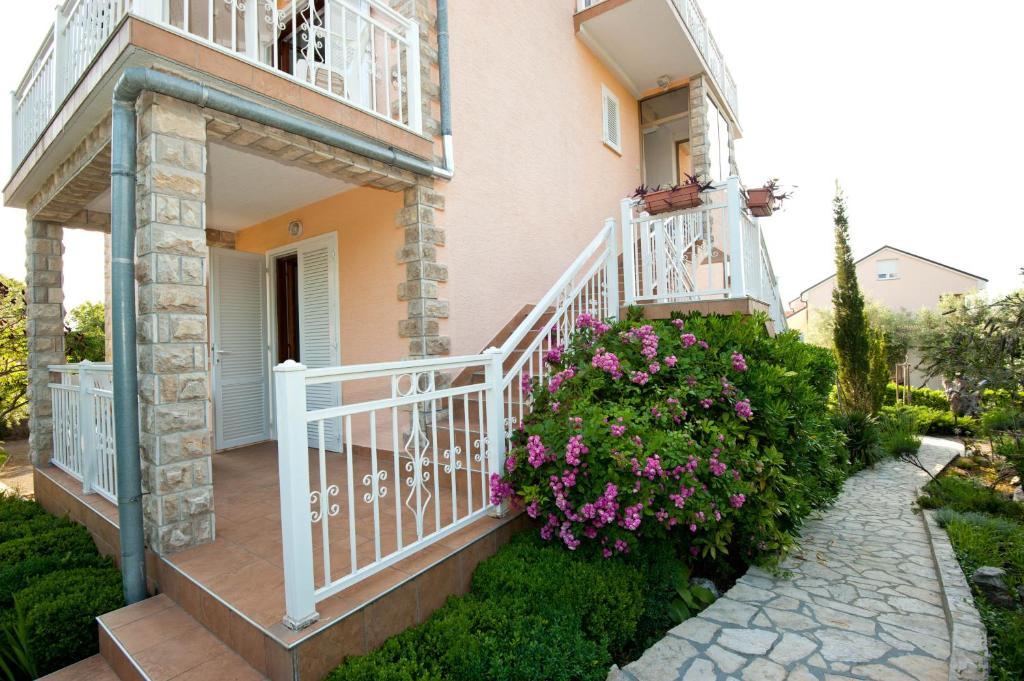 Apartments And Rooms Njivice Szoba fotó
