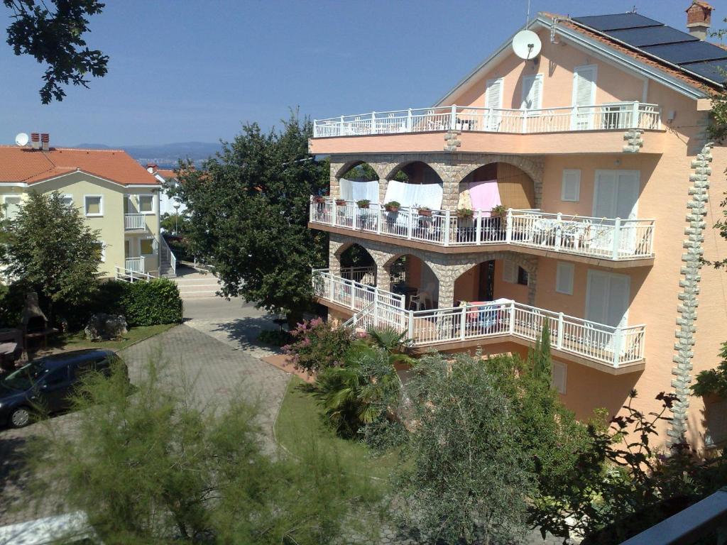 Apartments And Rooms Njivice Kültér fotó